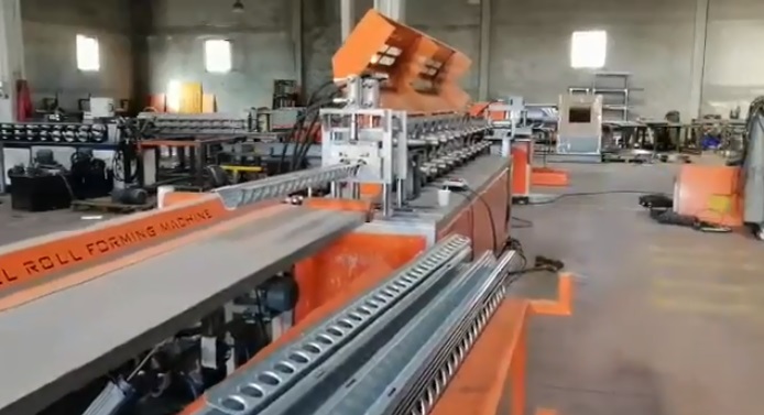 Vakum tüplü güneş enerji ön sac manifold makinesi.